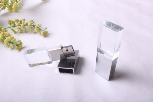PENDRIVE-Szklany-32Gb-3-0-z-grawerem-Pojemnosc-32-GB.jpg